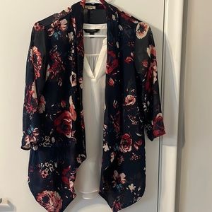 Beautiful floral “jacket”, eyeshadow size small, excellent used condition